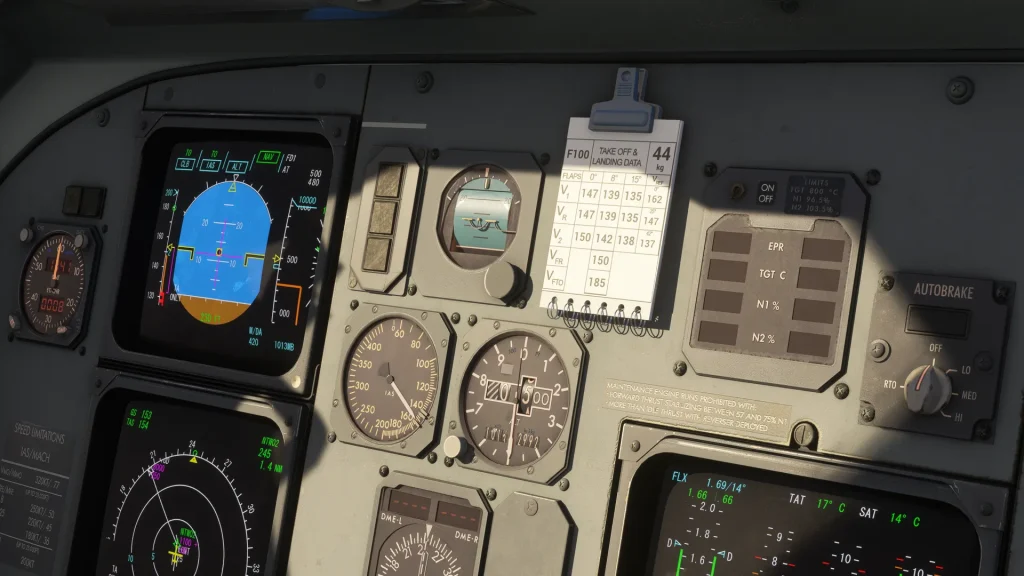 Dans la vue SIM de Just Flight Fokker F100 / F70 Interactive Speed FlipChart sur le panneau de cockpit.